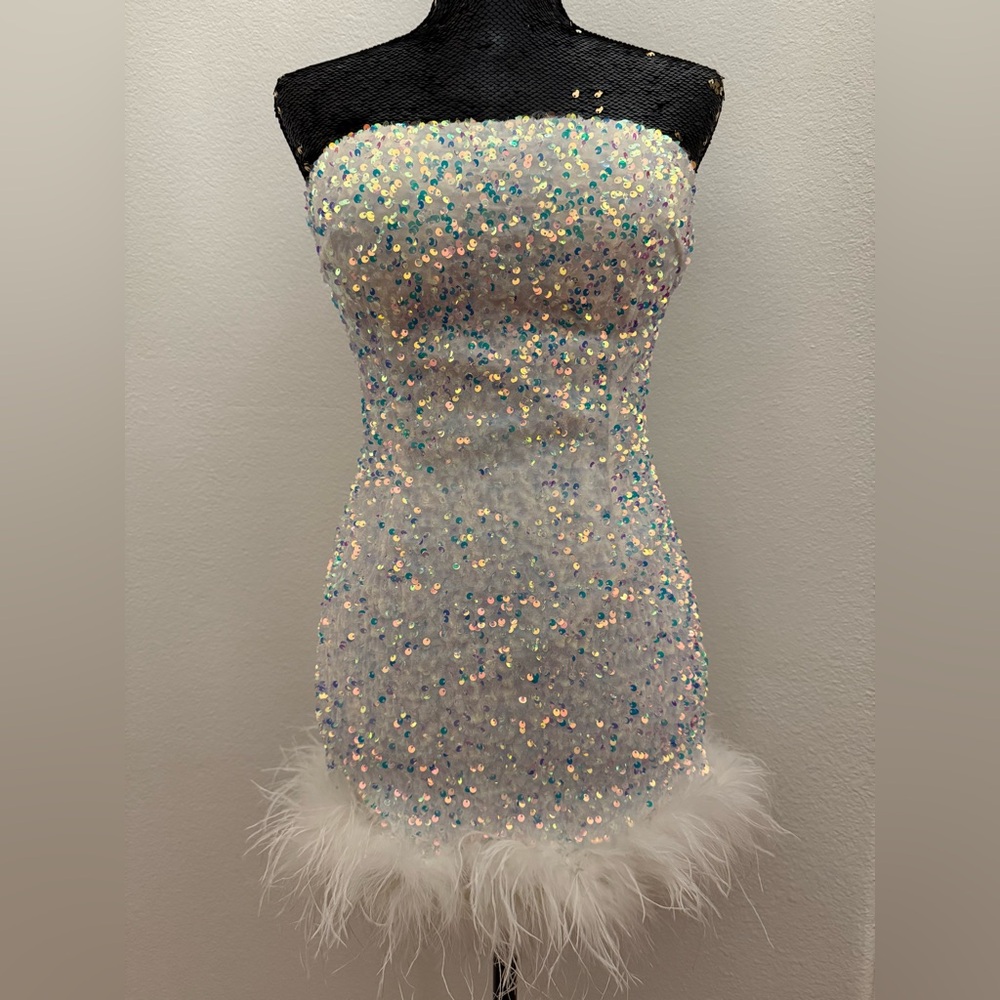 La’ Ros Sequin Strapless Dress with Feather Trim Size Small